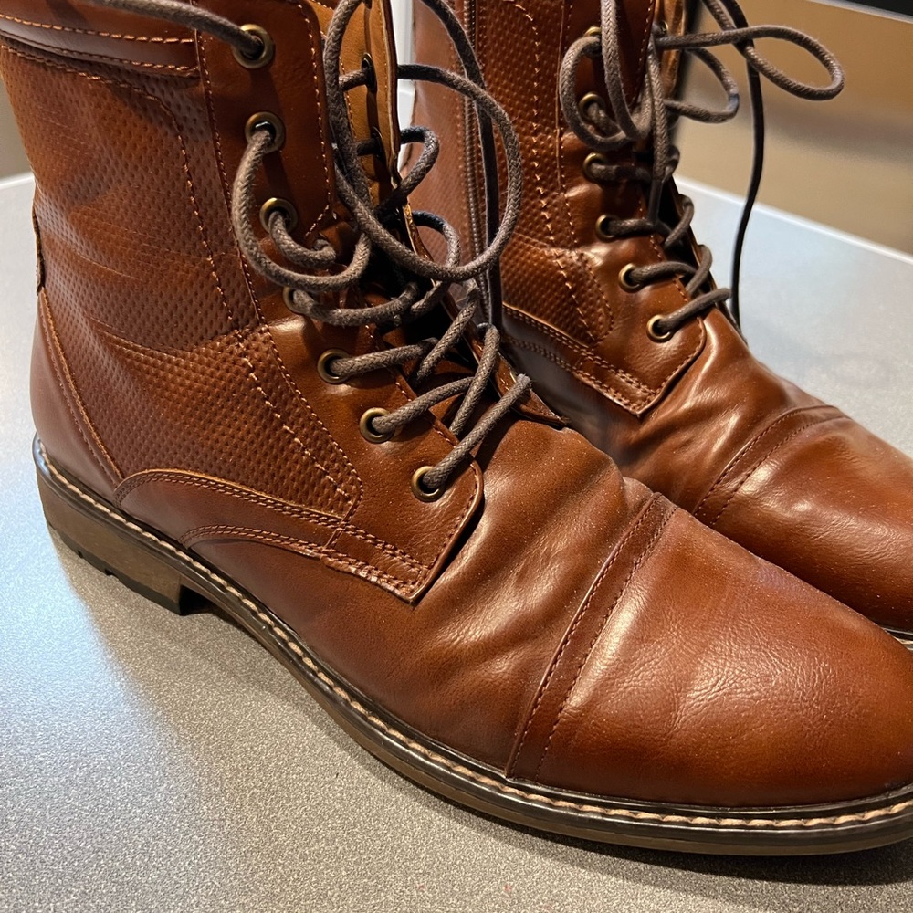 Madden By Steve Madden side zip boots MENS 9